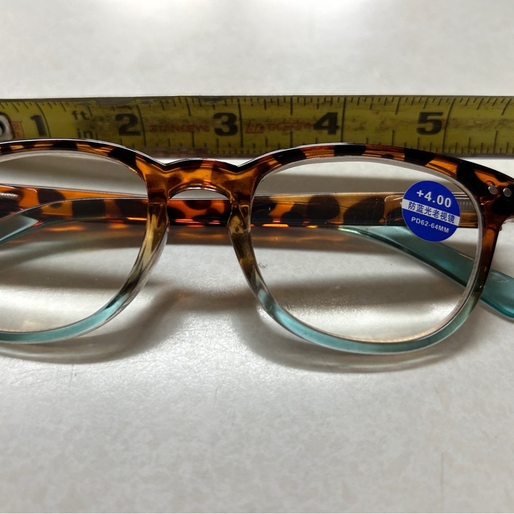 Cheater glasses🤓 +4 strength
